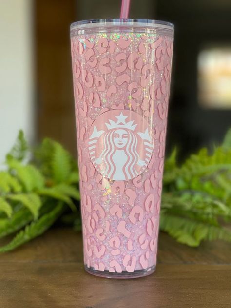 Keeps my drinks hot for hours! Starbucks Tumblers With Vinyl Ideas, Custom Starbucks Tumbler, Cute Starbucks Tumbler Cups, Baddie Tumbler Cups, Glitter Snowglobe Tumbler Ideas, All Pink Everything, Custom Cup Ideas Vinyl, Custom Starbucks Cup Tumblers, Girly Tumbler Cups