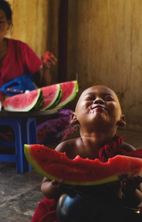 25 Photos Where True Happiness Has Been Captured 얼굴 드로잉, Kids Around The World, 웃긴 사진, People Of The World, Just Smile, 영감을 주는 캐릭터, 인물 사진, Happy People, Little People