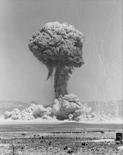 Mushroom Explosion, Nuclear Art, Fallout Aesthetic, Mushroom Cloud, Nuclear Test, Propaganda Poster, Theme Tattoo, Manhattan Project, E Mc2