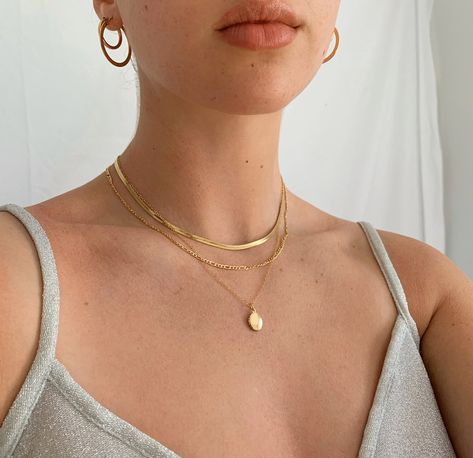 Layered Gold Necklaces, 00s Mode, Dope Jewelry, Jewelry Essentials, Classy Jewelry, Stacked Jewelry, Jewelry Lookbook, Girly Jewelry, 가을 패션