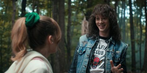 Eddie And Chrissy, Mason Dye, Stranger Things Eddie, Boy Pics, X Men Evolution, Fan Theories, Stranger Things Actors, Joseph Quinn, Stranger Things 4