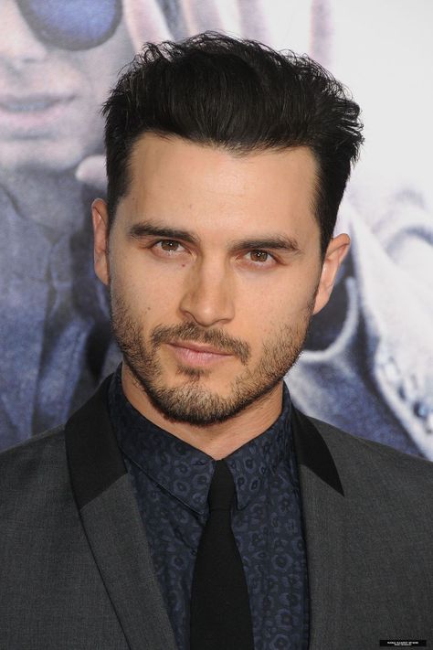 Enzo St John, Enzo Tvd, Enzo Vampire Diaries, Tvd Boys, Read Pictures, Bonnie And Enzo, Michael Malarkey, Vampire Diaries Poster, Vampire Diaries Seasons