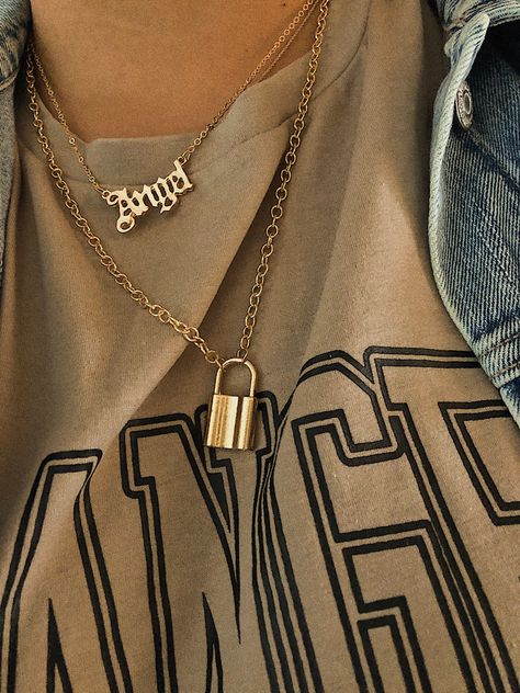 Lock Necklace Aesthetic, Lucy Score, Aesthetic Angel, Stem Style, Angel Jewelry, Angel Necklace, Lock Necklace, Long Chain Necklace, Jewelry Style