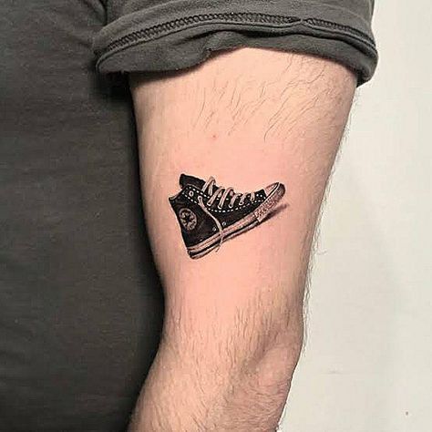 Converse Tattoo Design, Converse Shoe Tattoo Ideas, Converse Tattoo Ideas, Converse Tattoo, All Star Tattoo, Shoe Tattoos, Low Top Converse, Tattoo Inspo, Future Tattoos