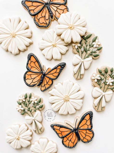 About Butterflies, Butterfly Cookies, Bridal Shower Cookies, Sugar Cookie Designs, Cute Baking, Butterfly Baby Shower, Pretty Cookies, Fancy Cookies, Cookie Inspiration