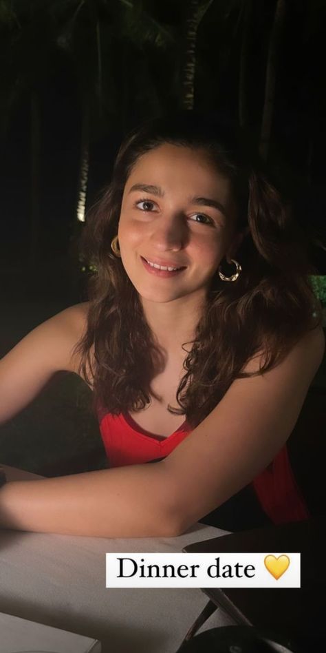 Alia Bhatt Hair, Alia Bhatt Looks, Aaliya Bhatt, Gangubai Kathiawadi, Dress Designs For Stitching, Ayan Mukerji, Alia Bhatt Photoshoot, Girls Designer Clothes, Student Of The Year