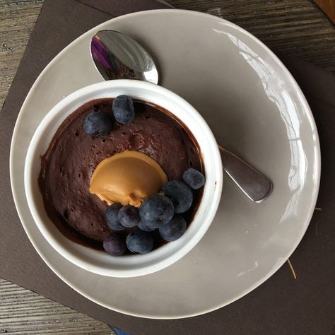 Protein Chocolate Cake, Kodiak Recipes, Healthy Chocolate Mug Cake, Kodiak Cakes Recipe, Mugcake Recipe, Protein Mug Cake, Protein Mug Cakes, Espresso And Cream, Dreamy Desserts