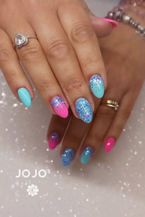 Blue And Pink Glitter Nails, Light Elegance Nails, Hard Gel Nails Design Summer, Light Elegance Gel Nails, Blue And Pink Gel Nails, Nail Colour Designs, Trendy Nails Glitter, Blue Nails Glitter, Nail Tech Salon