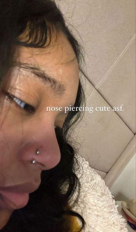 Cute Nose Piercings, Belly Button Piercing Jewelry, Cool Ear Piercings, Pretty Ear Piercings, Face Piercings, Nose Piercings, Cool Piercings, Cute Ear Piercings, Facial Piercings