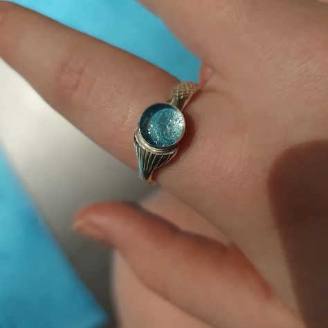 Mermaid Ring Aesthetic, Mermaid H20 Aesthetic, Mako Mermaids Moon Ring, Mako Mermaids Ring, Mermaid Accessories Aesthetic, Moon Ring Mako Mermaids, H2o Accessories, Mako Mermaids Aesthetic, Mermaid Core Jewelry