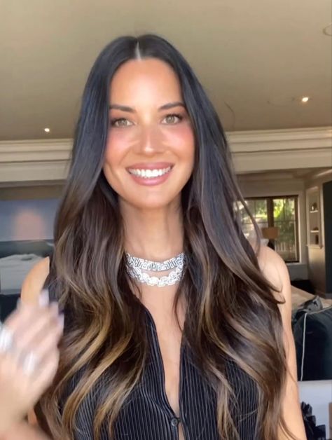 Olivia Munn Hair Color, Olivia Munn Makeup, Olivia Munn Hair, Olivia Munn Style, Ball Makeup, Olivia Munn, Light Hair Color, Brown Hair Balayage, Let Your Hair Down