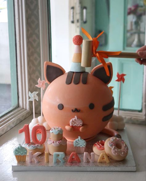 Pinata Design, Cat Pinata, Cake Cat, Pinata Cake, Pusheen Cat, 3d Cake, Cat Cake, Cute Desserts, Buttercream Cake