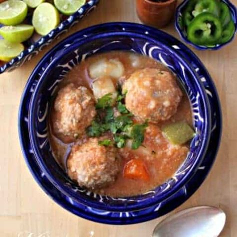 Caldo de Albóndigas (Mexican Meatball Soup) - Mamá Maggie's Kitchen Caldo Recipe, Mexican Meatball Soup, Mexican Meatballs, Albondigas Soup, Soup Video, Mexican Soup Recipes, Mexican Soup, Meatball Soup, Easy Lunch Recipes