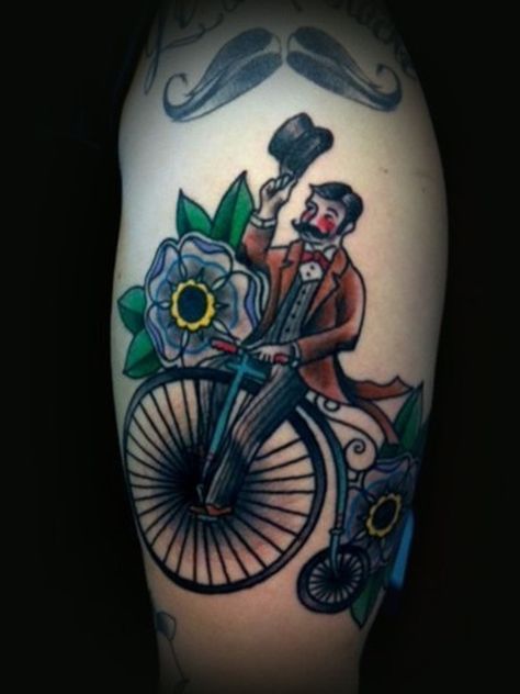 The thing is that you would never think of a bicycle as something that can be used in a tattoo, but as you can see from the above examples that it is possible to be inspired by most things.  #tattoofriday #tattoos #tattooart #tattoodesign #tattooidea Steam Punk Tattoo, Chicago Tattoo Ideas, Bicycle Tattoos, Tattoo Ideas Traditional, Appearance Goals, Tattoo Bike, Cycling Tattoo, Bike Tattoo, Latin Tattoo