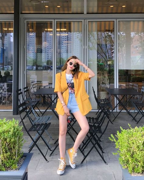 Yellow Blazer, Yellow Jacket, Korean Outfits, Pose Ideas, Korean Girl, Photography Poses, Korean Fashion, Photo Ideas, Converse