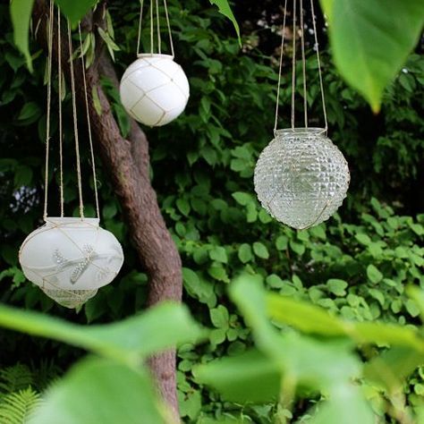 10 Ways to Upcycle Lampshades | the ReFab Diaries Candle Upcycle, Lanterns Hanging, Garden Globes, Garden Lanterns, Outdoor Crafts, Glass Garden Art, Wedding Rustic, Solar Garden, Glass Garden