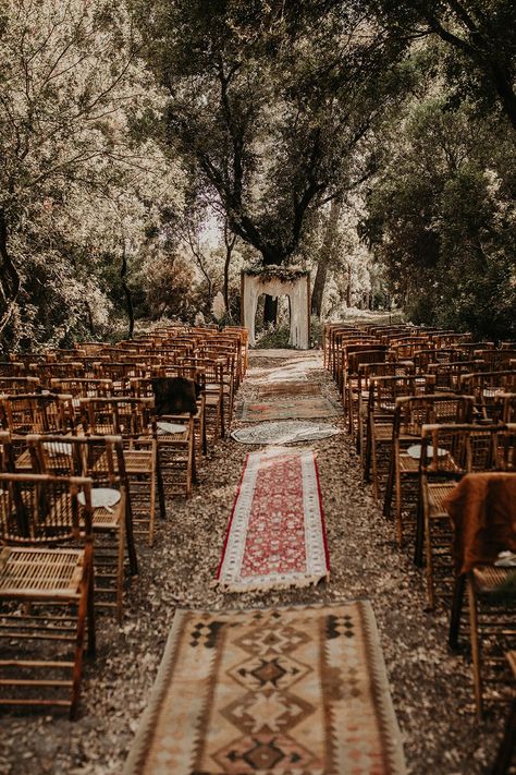 How To Plan An Eco Friendly Wedding | British Vogue Wedding Ceremony Ideas Outdoor, Modern Wedding Ceremony, Forest Theme Wedding, Stile Boho Chic, Wedding Ceremony Ideas, Wedding Ceremony Traditions, Memorable Wedding, Eco Friendly Wedding, Ceremony Ideas