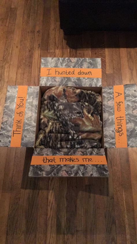 1 Year Anniversary Gifts For Boyfriend Country, Hunting Gift Baskets For Men, Camo Gift Basket Ideas, Country Gift Ideas For Him, Presents For Country Boyfriend, Western Anniversary Gifts, Things To Get Your Country Boyfriend For Christmas, Valentines Gift For Boyfriend Hunting, Hunter Boyfriend Gifts