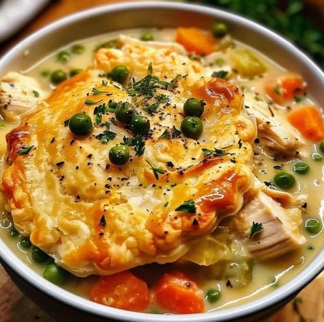 Easy Diabetic Recipes | Chicken Pot Pie Soup 🍗🥧 | Facebook Chicken Pot Pie Soup Recipe, Soup Lovers, Chicken Parmesan Pasta, Chicken Pot Pie Soup, Pot Pie Soup, Zucchini Soup, Easy Chicken Pot Pie, Garlic Parmesan Chicken, Chicken Pot Pie Recipes