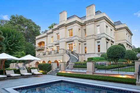 washington dc mansion sells for record 18 million 01 Neoclassical Home, Neoclassical Architecture, Curved Staircase, Expensive Houses, White Brick, Los Angeles Homes, Beautiful Backyards, Story House, Neoclassical