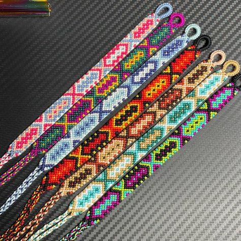 Photos of #1177 page 2 | BraceletBook Crochet Friendship Bracelets, Bracelet Crochet Pattern, Bracelet Colours, Friendship Bracelet Tutorial, Indian Bracelets, Pandora Bracelet Designs, Cool Friendship Bracelets, Bracelet Rope, Crochet Bracelet Pattern