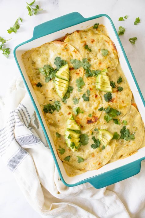 Easy Enchilada Casserole, Vegan Mexican Food, Vegan Casseroles, Vegan Butternut Squash, Vegan Casserole, Chile Jalapeño, Easy Enchiladas, Vegan Dinner Ideas, Chicken And Butternut Squash