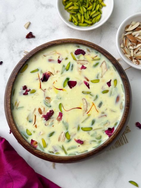 paneer kheer (paneer payasam) served in a bowl with nuts on the side Basundi Recipe, Badam Milk Recipe, Badam Milk, How To Make Paneer, Kheer Recipe, Creamy Rice, Veggie Delight, Milk Box, Recipes Indian