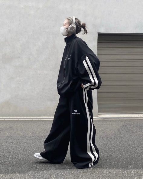 Boyish Outfits, Asian Streetwear, Sportswear Outfits, Baggy Clothes, Tomboy Outfits, Tomboy Style Outfits, Looks Street Style, Looks Black, Fashion Hacks Clothes