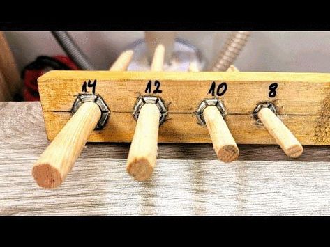 Wood Working Tools Homemade, Diy Woodworking Tools, Trearbeid Ideas, Homemade Tools How To Make, Diy Tools Homemade Ideas, Homemade Tools Woodworking, Diy Tools Woodworking, Home Made Tools, Woodshop Tools