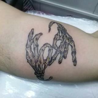 Korn Tattoo Ideas, Skeleton Hands Tattoo, Metalhead Tattoos, Tool Band Tattoo, System Of A Down Tattoo, Korn Tattoo, Scene Tattoos, 31 Tattoo, Slipknot Tattoo