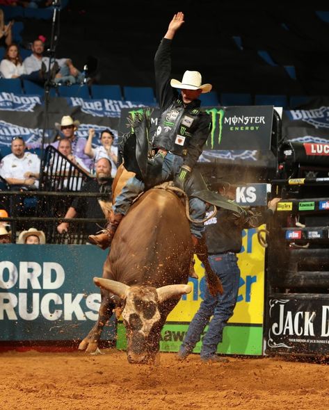 Jb Mauney, Pbr Bulls, Pbr Bull Riders, Pbr Bull Riding, Bucking Bulls, Professional Bull Riders, Rodeo Time, Christian Graphic Design, Bushwacker