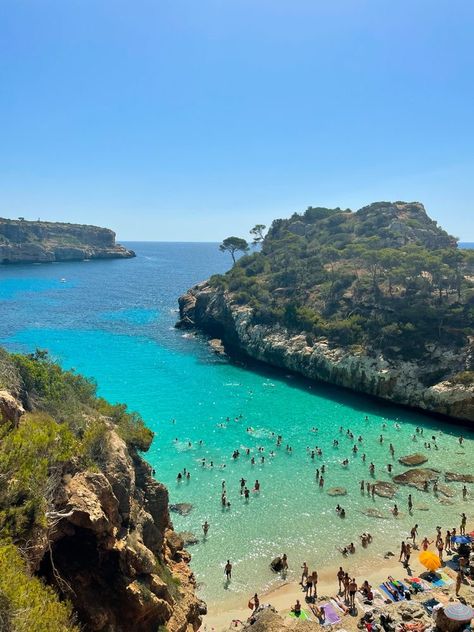 Playa Aesthetic, Mallorca Beaches, Summer Abroad, Spain Aesthetic, Amalfi Coast Italy, Dream Holiday, Majorca, Spain And Portugal, Menorca