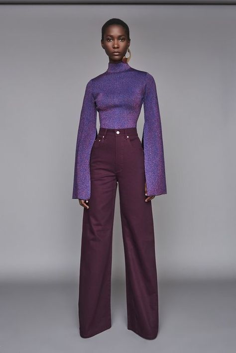 Chique Outfit, Solace London, 70s Inspired Fashion, Purple Metallic, Look Retro, Purple Pants, Kleidung Diy, Stil Inspiration, Cooler Look