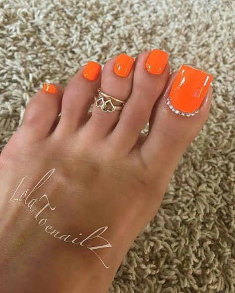 A foot thing... Orange Pedicure, Jamel Shabazz, Cute Pedicures, Purple Toes, Nail Paint Shades, Toes Nails, White Tip Nails, Long Toenails, Flirty Outfits