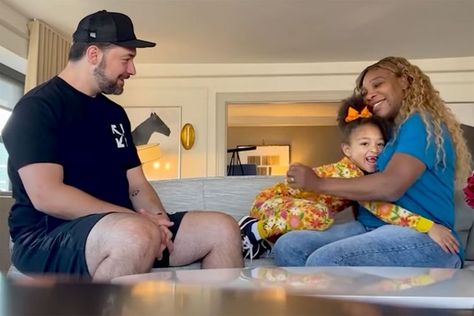 Serena Williams Previews the Sweet Moment She Told Daughter Olympia, 5, That She Is Pregnant: Watch Serena Williams Pregnant, George Michael Music, Alexis Ohanian, Black Arts, Hoda Kotb, Met Gala Red Carpet, Kindergarten Graduation, George Michael, Expecting Baby