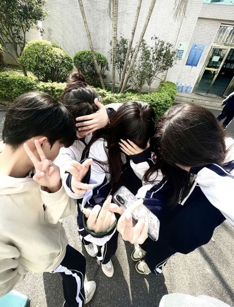 Chinese School Uniform, Chinese High School, Chinese Douyin, Chinese School, Korean Friends, Student Picture, High School Uniform, Korean Student, Student Photo