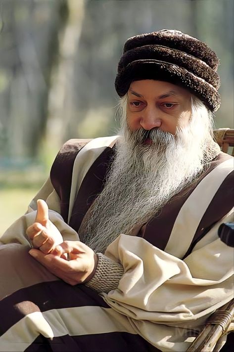 Osho Osho Wallpaper Hd, Osho Images Hd, Employee Quotes, National Leaders, Chankya Quotes Hindi, Osho Love, Osho Quotes On Life, Buddha Thoughts, Sai Baba Pictures