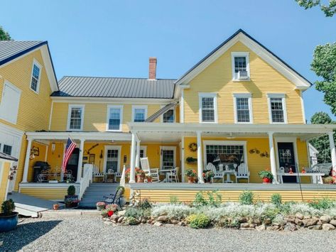 The Charming Bed And Breakfast In Small Town Maine Worthy Of Your Bucket List New England Bed And Breakfast, Maine Bed And Breakfast, Maine Road Trip, Freedom House, Best Bed And Breakfast, Maine Vacation, Portland Maine, House Bed, One Bedroom Apartment