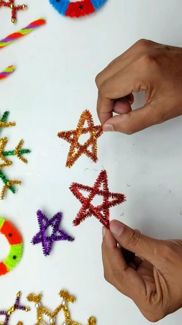 Pipe Cleaner Stars Christmas Ornament, Pipe Cleaner Star, Christmas Vbs, Star Making, Pipe Cleaner Art, Wire Star, Beach Fairy Garden, Diy Pipe, Pipe Cleaner Crafts