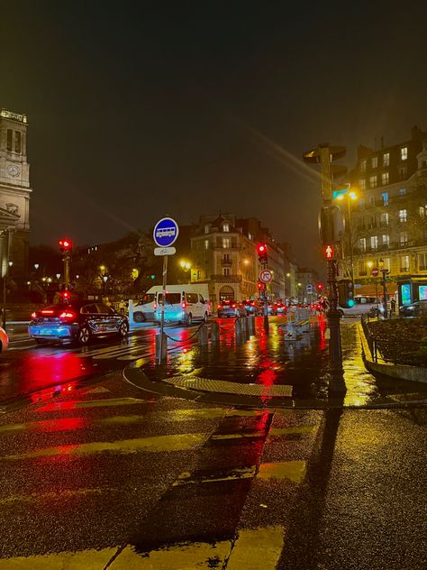 Enjoying the beautiful rain in Paris, aesthetic picture and vibes :) #paris #aesthetic #rain #rainyday #raining #night #nightlife #nightsky #aestheticphotos Paris Aesthetic Night, Rain In Paris, Rain Paris, In Paris Aesthetic, Rainy Paris, Paris Nightlife, Aesthetic Rain, Night Rain, Paris Aesthetic