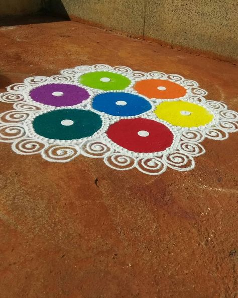 Easy Rangoli for Diwali or Dhanteras. PaanchBot Rangoli Dashera Rangoli Designs, Choti Diwali Rangoli, Rangoli For Dhanteras, Easy Rangoli For Diwali, Dhanteras Rangoli, Happy Diwali Animation, Sanskar Bharti Rangoli Designs, Diwali Animation, Easy Diwali Rangoli