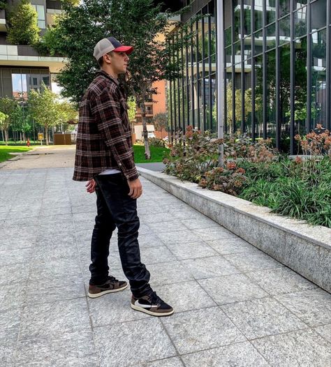 Travis Scott Mocha Low Outfit Men, Travis Scott 1 Low Outfit, Travis Scott Mocha, Travis Scott 1, Winter Street Wear, Nike Fits, Travis Scott Low, Reverse Mocha, Asian Aesthetic