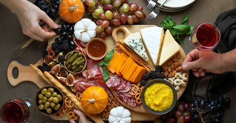 How To Handle Appetizers on Thanksgiving Day | MyRecipes Thanksgiving Snacks, Snack Platter, Thanksgiving Cooking, Deli Meats, Veggie Tray, Wine Food Pairing, Thanksgiving Appetizers, Cheese Boards, Cured Meats