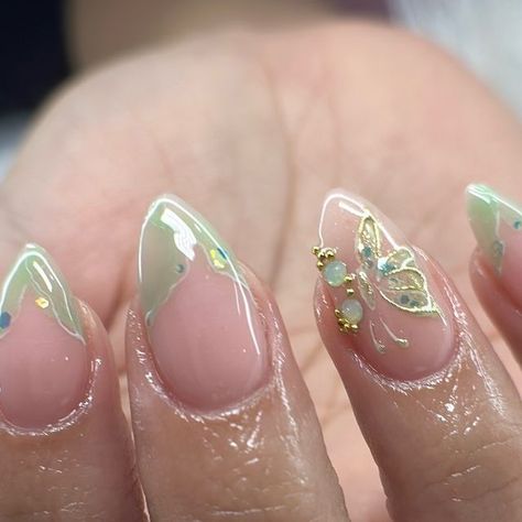 Cassie on Instagram: "Jaded 💚  #nails#nailbabe#nailart#nailtrend#nails#nailinspo#fyp" Jade Nails Tutorial, Cassie Nails, Gemstone Nails, Jade Nails, Cute Gel Nails, Nail Tutorials, Flower Art, Gel Nails, Acrylic Nails