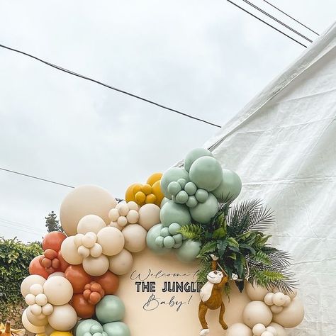 Balloon Artist & Event Designs on Instagram: "Welcoming Baby to the Jungle!!  • • • • • • • • • • #jungletheme #jungle #safari #safariparty #safaritheme #balloongarland #balloondecor #balloonart #balloon #birthday #birthdaypartydecor #birthdaypartyideas #partyideas #partybirthday #partydecorations #balloonarch #eventdesign #eventdecor #partytime #babyshower #babyshowerideas #babysprinkle #explore #explorepage #explorepage✨ #exploremore" Balloon Garland Ideas, Balloon Artist, Garland Ideas, Balloon Birthday, Jungle Baby, Safari Party, Safari Theme, Jungle Safari, Jungle Theme