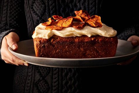 Persimmon Spice Cake With Cream Cheese Frosting, Persimmon Cake, Spectacular Cakes, Healthy Fall Desserts, Persimmon Recipes, Fall Cake Recipes, Autumn Food, Holiday Sweets, Spice Cake Mix