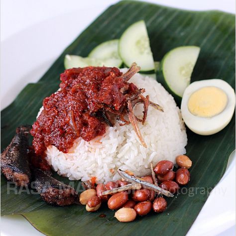 Sambal Recipe, Coconut Milk Rice, Masakan Malaysia, Milk Rice, Malay Food, Malaysian Cuisine, Rasa Malaysia, Nasi Lemak, Singapore Food