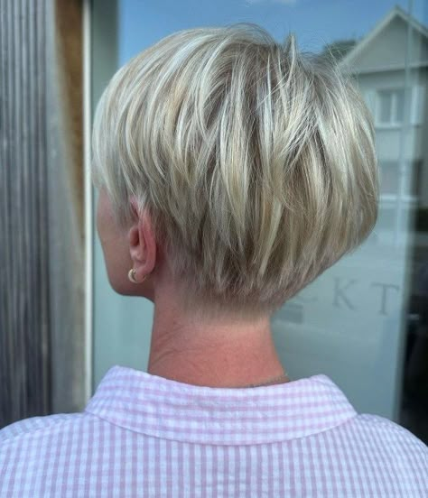 Short Choppy Blonde Balayage Hairstyle Short Blonde Hair Back View, Ice Blonde Hair Short, Choppy Platinum Bob, Short Messy Blonde Bob, Graduated Bob Haircuts Short, Women’s Short Choppy Hair, Choppy Bob Back View, Short Bobs Haircuts, "bixie" Haircut 2022 Blonde