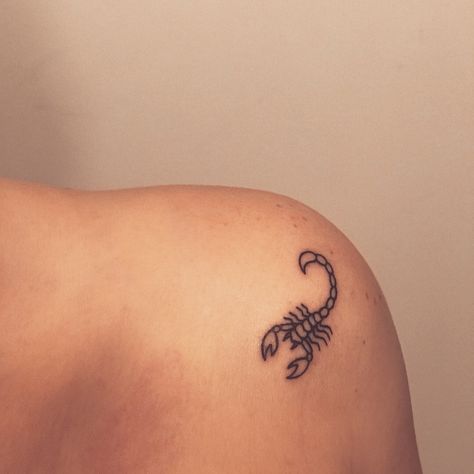 Scorpion Tattoo On Shoulder, Scorpio Tattoo Shoulder, Scorpio Shoulder Tattoo, Scorpion Shoulder Tattoo, Scorpion Tattoo Women, Simple Scorpion Tattoo, Small Scorpion Tattoo, Tattoo Pequeños Mujer, Scorpion Tattoo Feminine