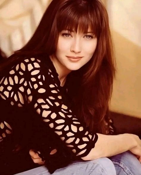 Shannen Doherty 90s, Shannen Doherty Charmed, Shannon Doherty, Ian Ziering, Long Hair Bangs, Brenda Walsh, Brian Austin Green, Jennie Garth, Very Important Person